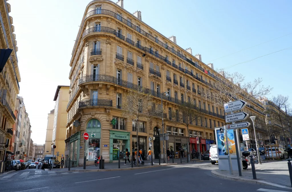 L'attente physique, un problème quotidien à Marseille